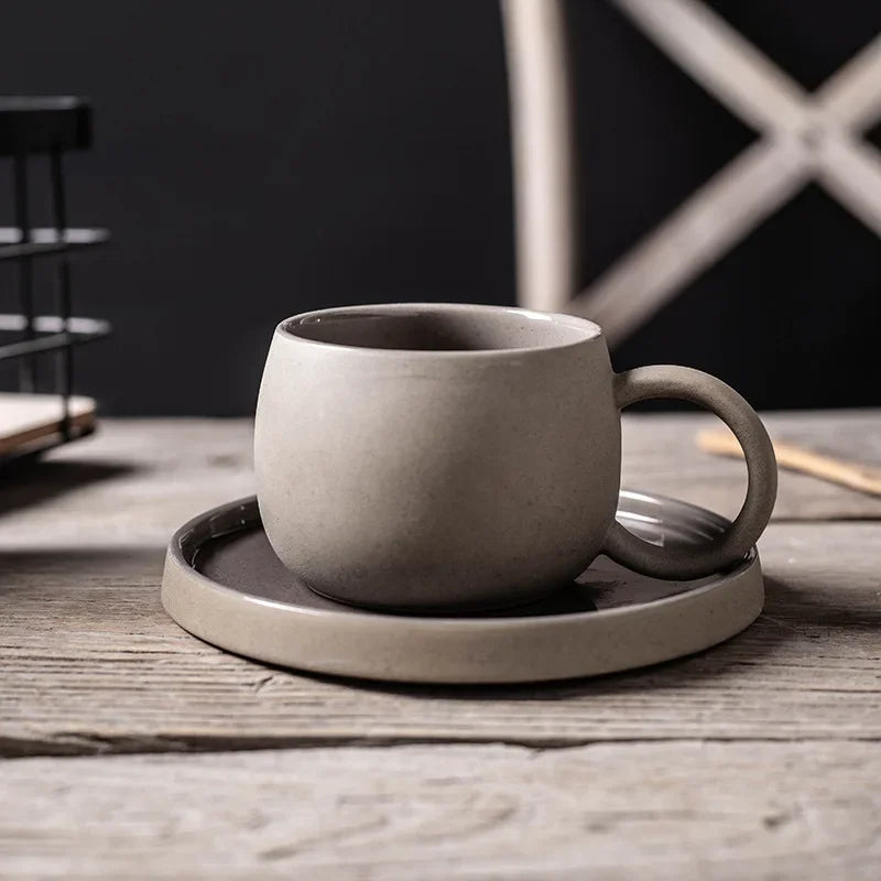 Conjunto Caneca e Pires de Cerâmica