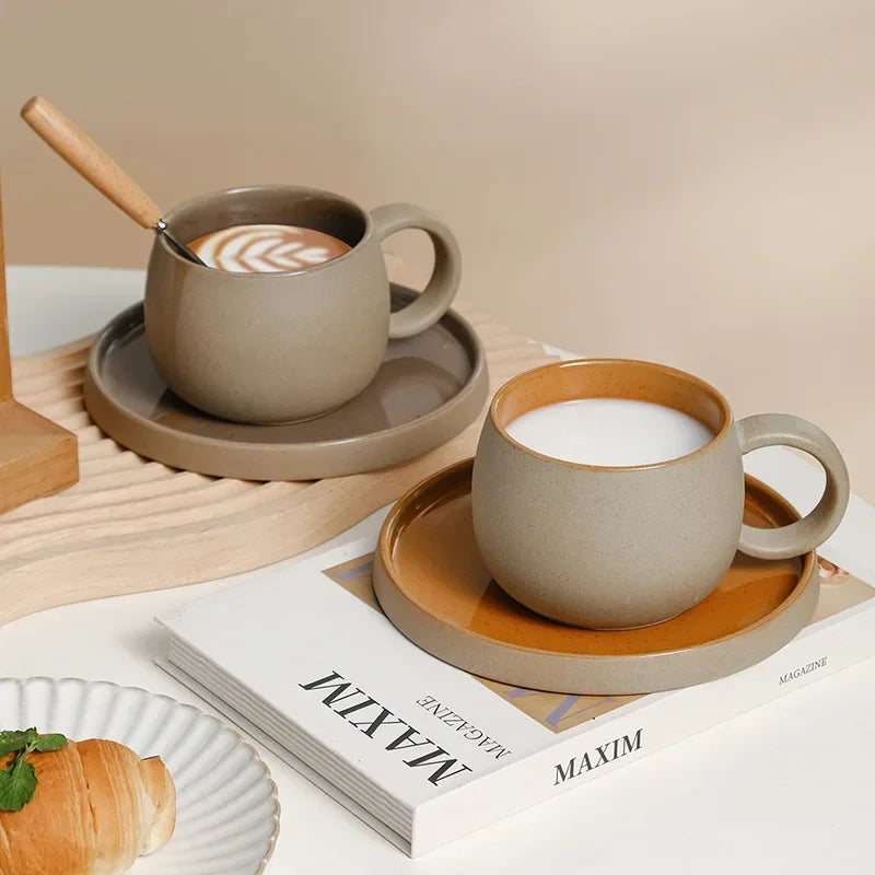 Conjunto Caneca e Pires de Cerâmica