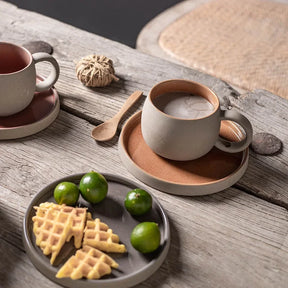 Conjunto Caneca e Pires de Cerâmica