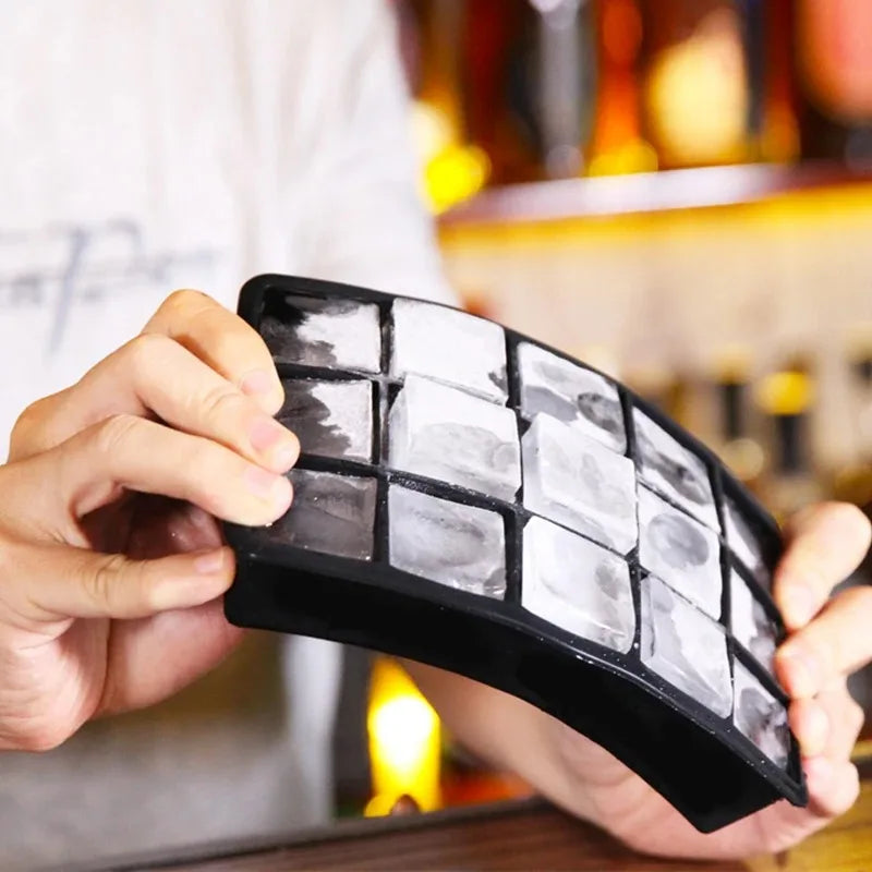 Forma de Gelo em Silicone com Cubos Grandes