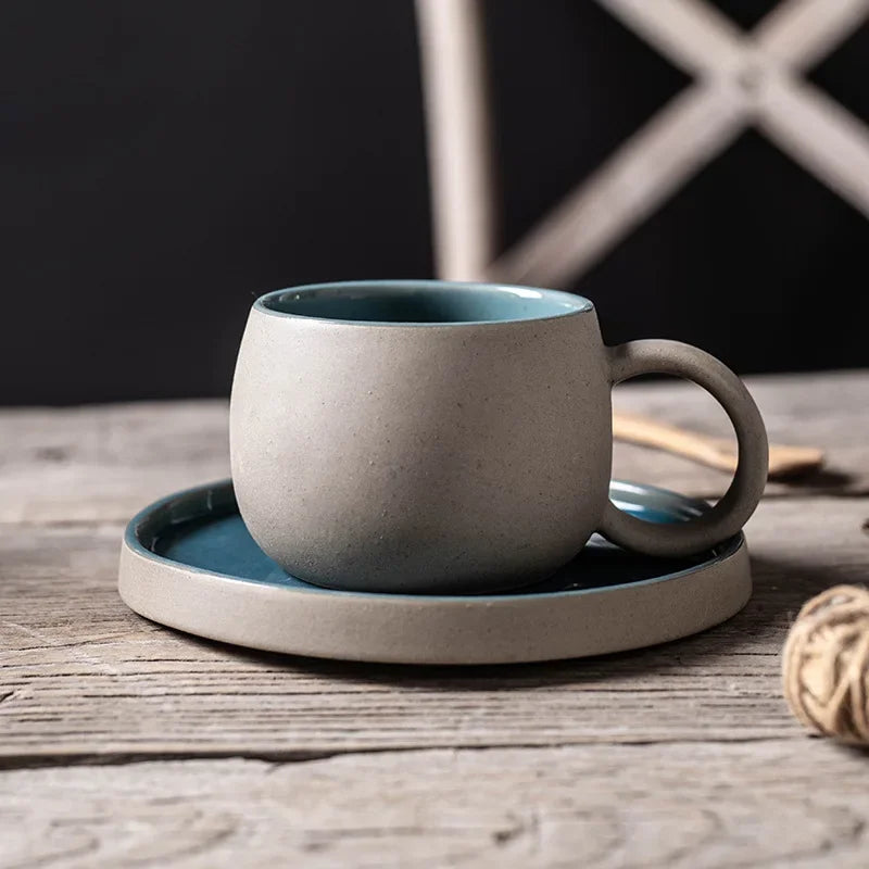 Conjunto Caneca e Pires de Cerâmica