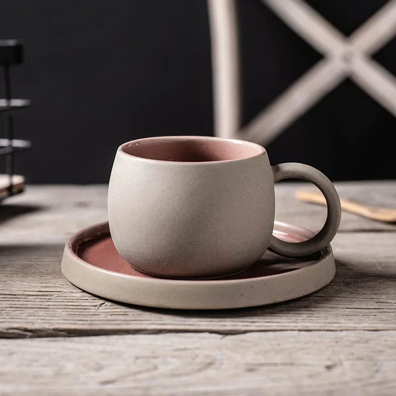 Conjunto Caneca e Pires de Cerâmica